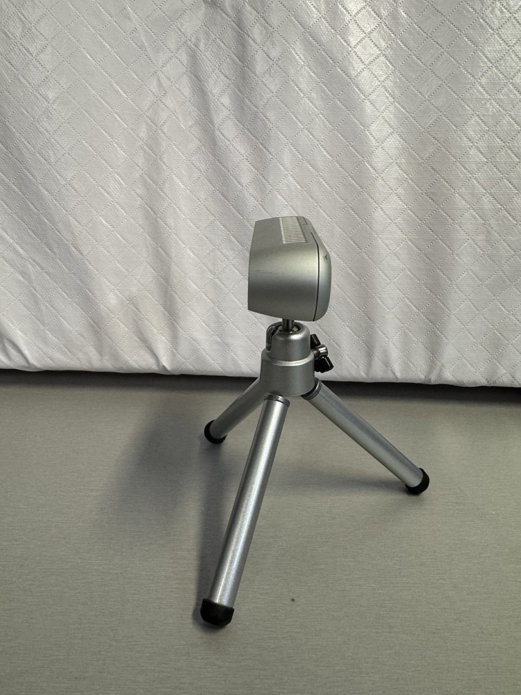 Intel D435 3D Depth Camera Structured Light USB Interface with Tripod No Cable