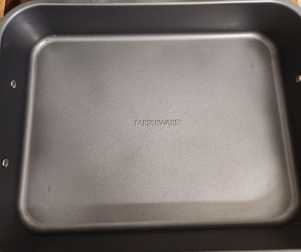 Farberware Large NONSTICK Roasting Pan, Rack Inside Dimensions 16" x 12" x 3"