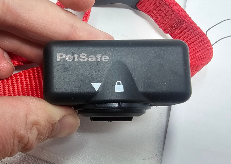 Petsafe PBC-103 Basic Bark Control Collar - Dog Waterproof & Battery-Operated
