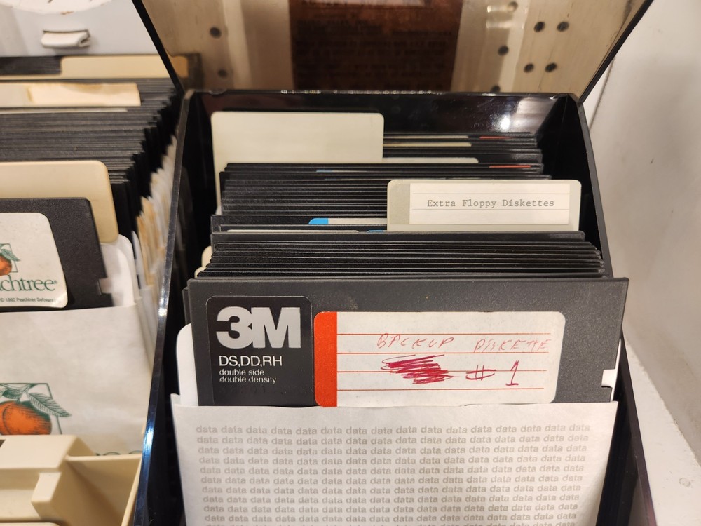 LOT OF 171!! Floppy Disks 5.25 Programs, Files, Misc Discs - Untested