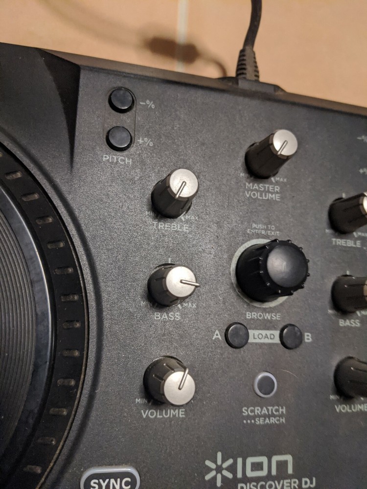 Ion Discover DJ Computer DJ System Dual Turntable USB Controller Scratch MP3s