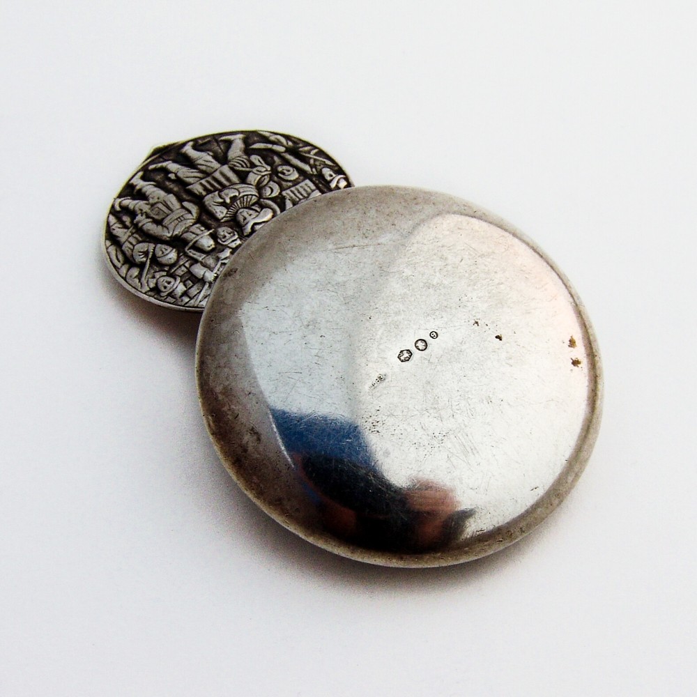 Dutch Musketeers Round Pill Box Leeuw Bouter 833 Standard Silver 1966