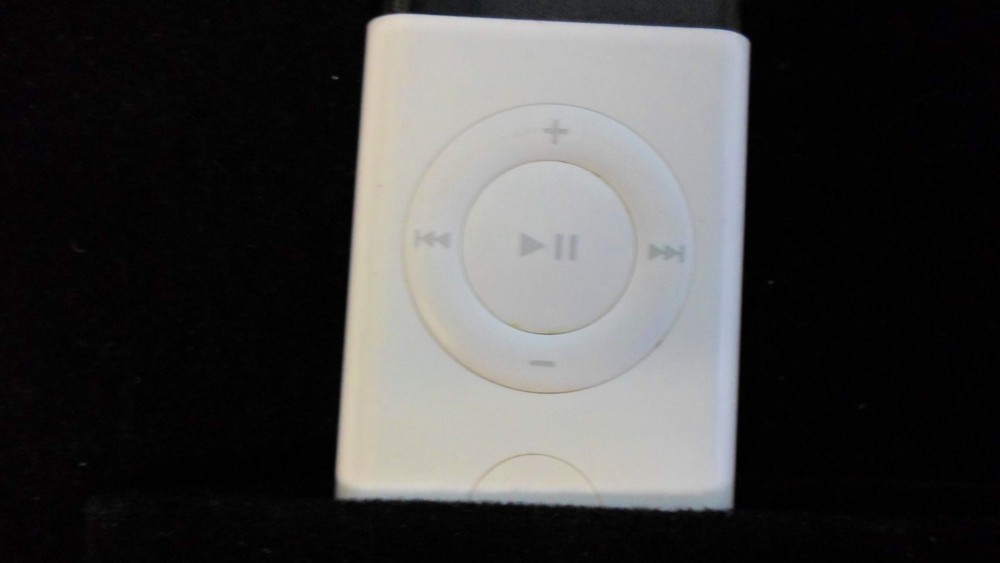 Genuine OEM Apple Remote Control Model A1156 , EMC 2086