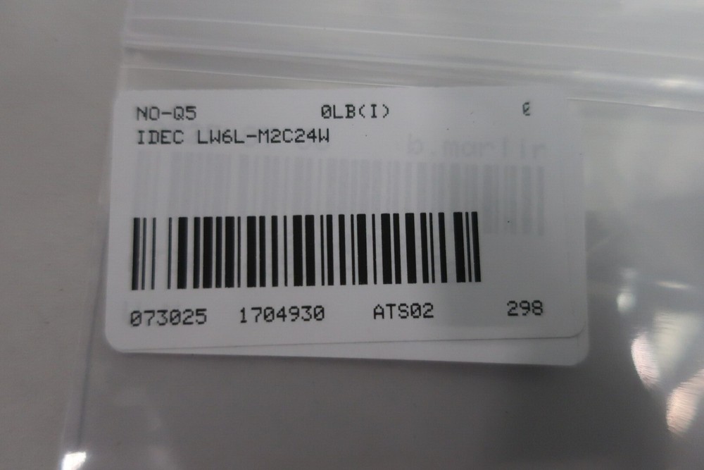 Idec LW6L-M2C24W Pushbutton Switch Illuminated White