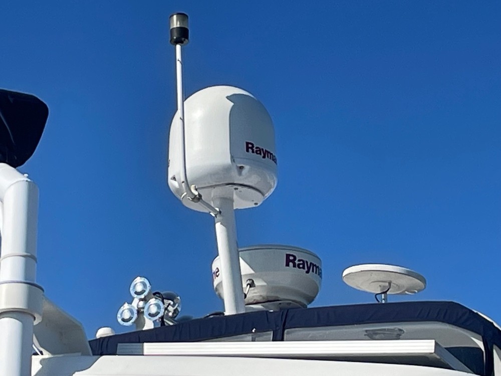 marine antenna mount