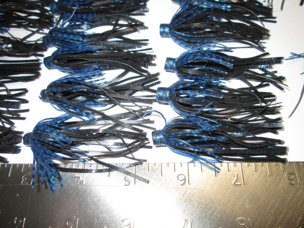 25 - QUICK CHANGE SILICONE RUBBER SKIRTS - 2 1/2" LONG - BLACK AND BLUE