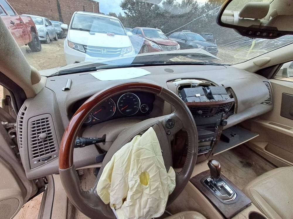 CTS 2006 Glove Box 4808154