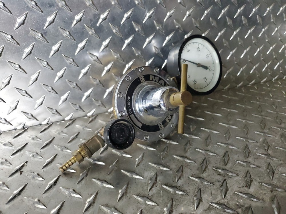 MATHESON 40H 3470A Series General Purpose Line Regulator