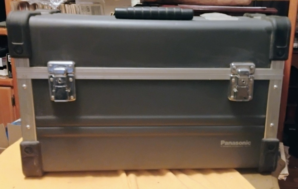 Panasonic AG-HT5 Carrying Case 1980-1990