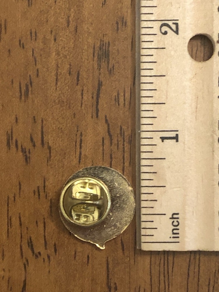 Gold Tone Polar Bear Pin (H1)