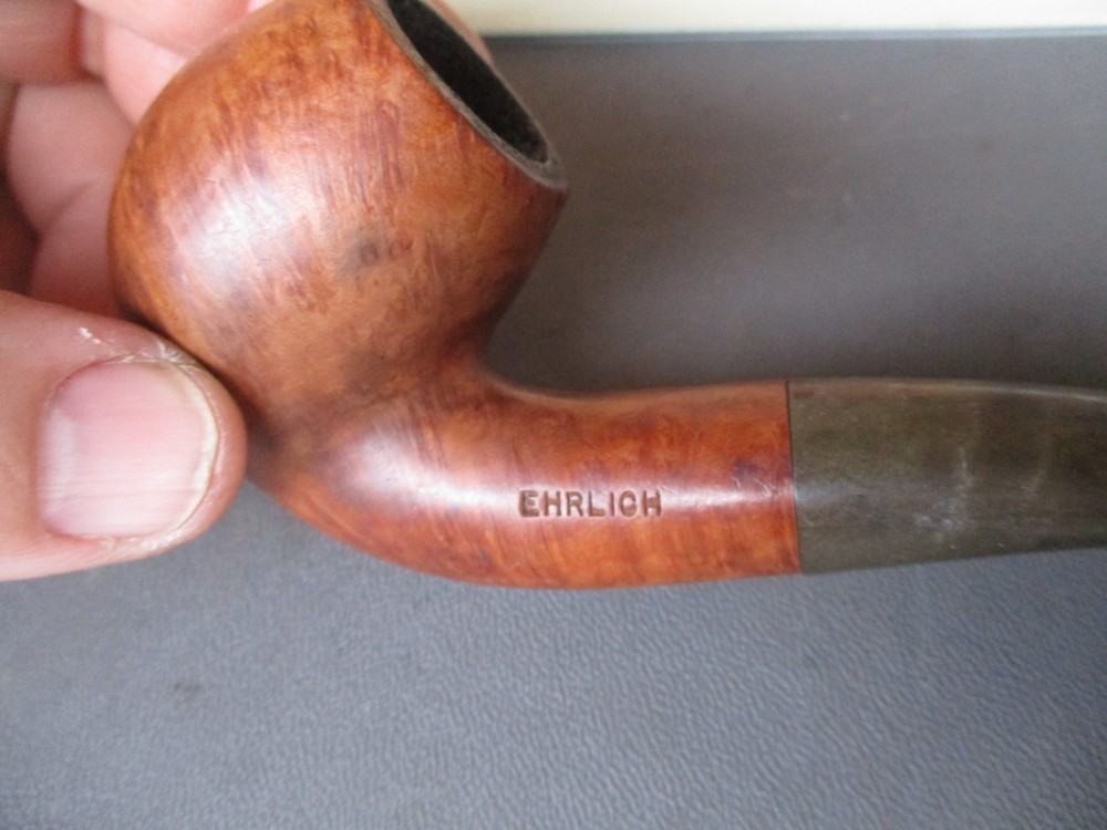 P3: Vtg EHRLICH Pipe