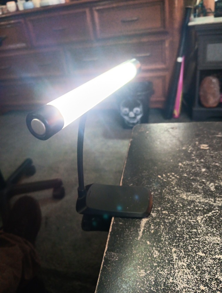 LED Desk Light USB Charged New Shooting Offer