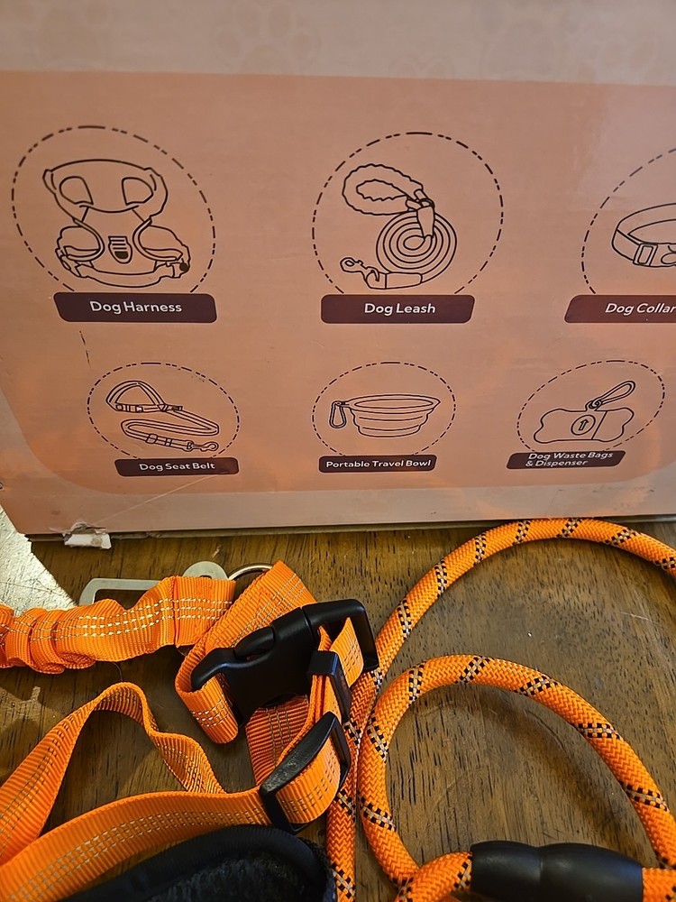 Lobeve No Pull Dog Harness, Collar & Leash Set, Fits Medium Dogs, Orange - NWT