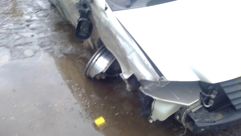 Engine ECM Electronic Control Module Left Hand Fender Fits 05 CARAVAN 1285015