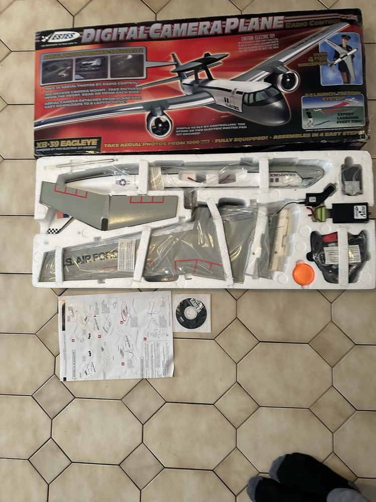 ESTES XB-39 EAGLEYE R/C REMOTE CONTROL AIRPLANE CAMERA PLANE