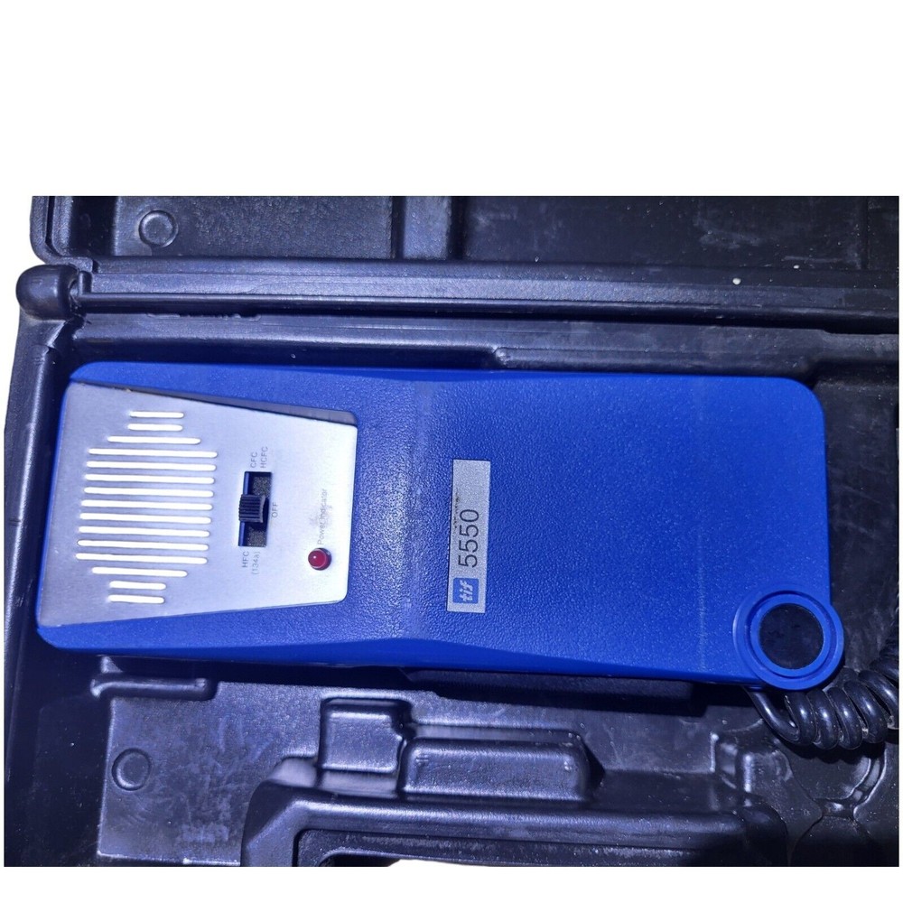 TIF 5550 Automatic Halogen Leak Detector with Case Tested On/Off