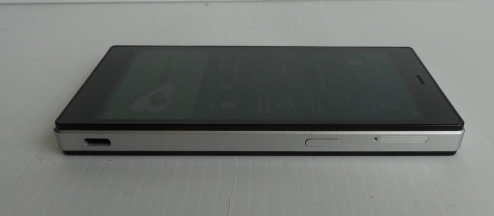 GlocalMe G4 Mobile Hotspot Wireless Data Terminal