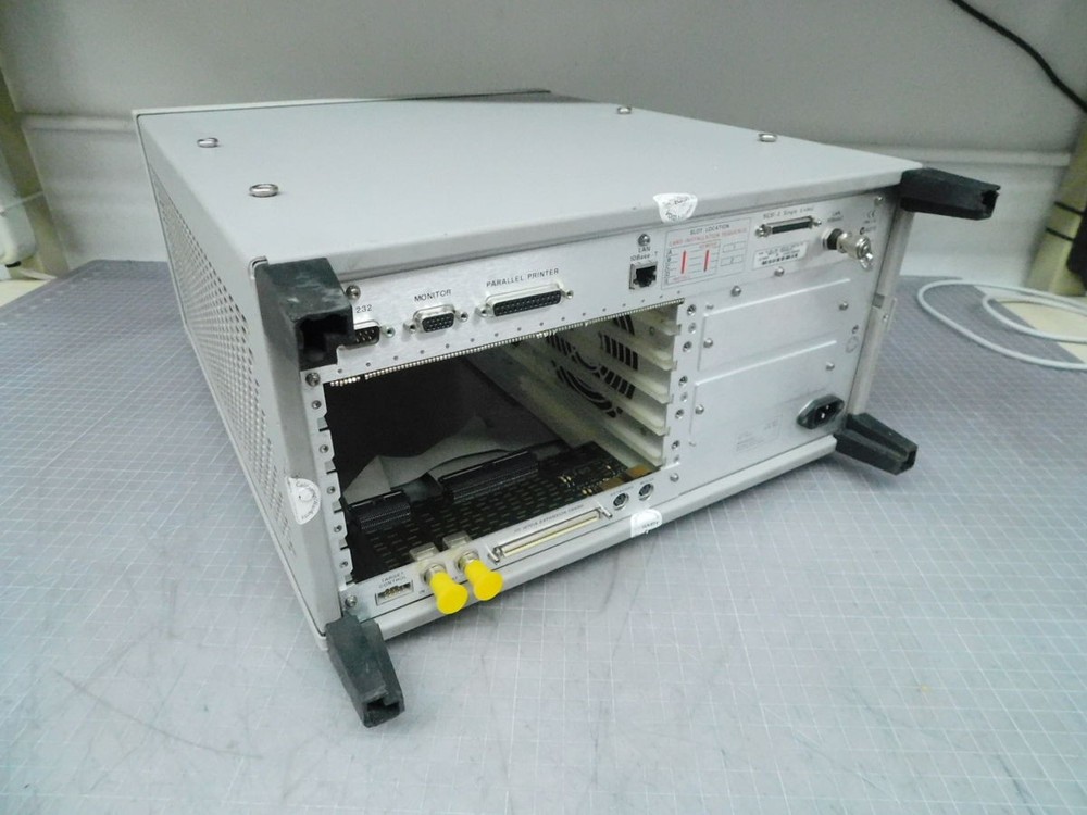 HP 16700A LOGIC ANALYSIS SYSTEM M6835
