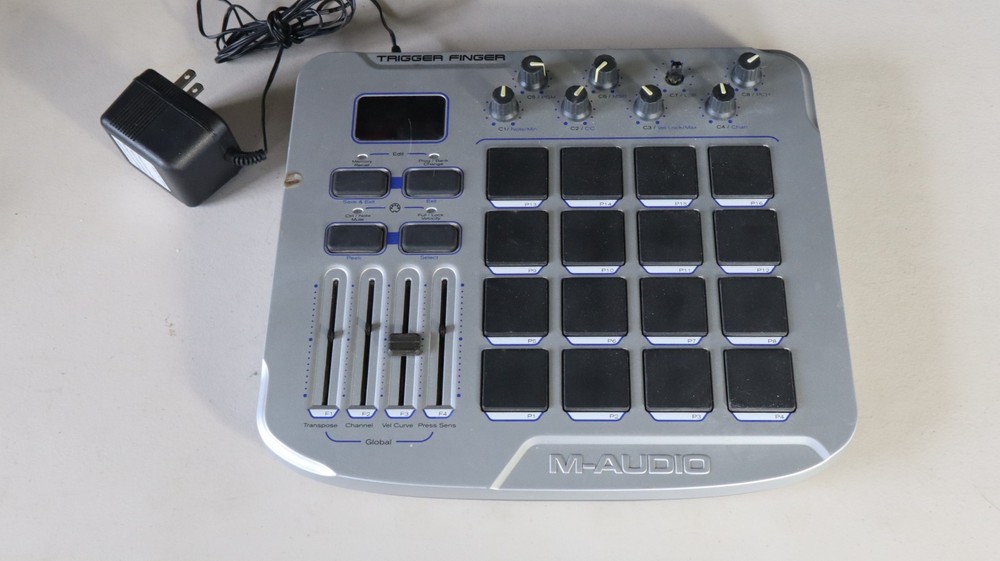 M-Audio Trigger Finger MIDI Controller with Pads Powers up UNTESTED r