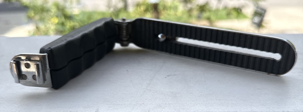 Velbon High Quality Folding Flash Bracket