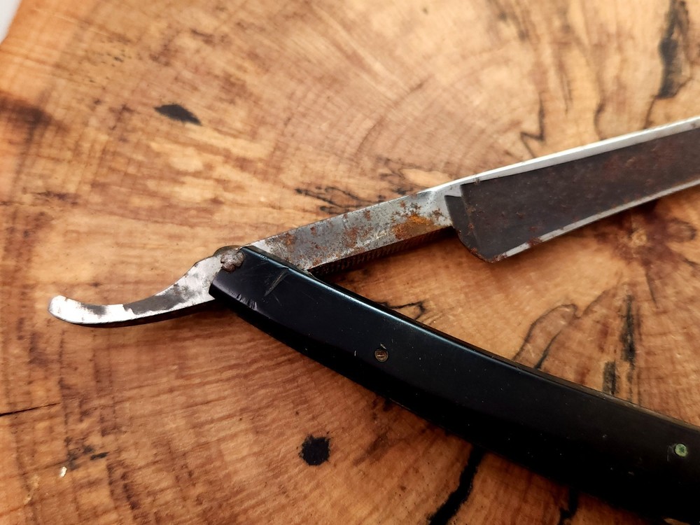 Unknown VTG Straight Razor