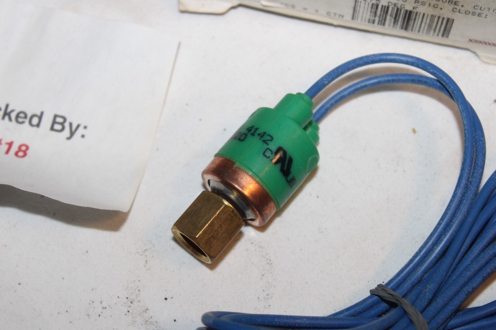 NOS Service First Control CNT00641 Switch-Low Pressure Cutout