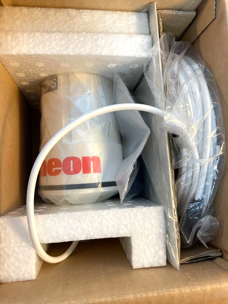 Raytheon Raystar 100 GPS M95984