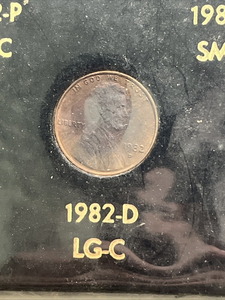 1982 Lincoln Cents Holder 7 Coins Total
