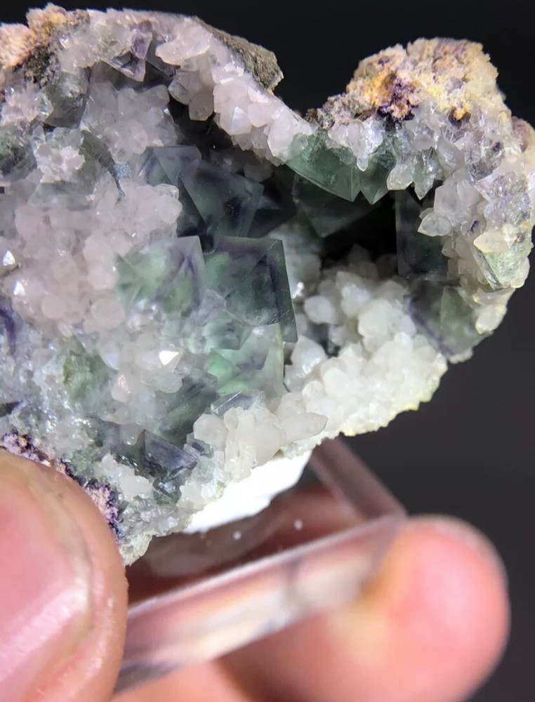 Natural rare octahedral pyrolytic geodes come from China