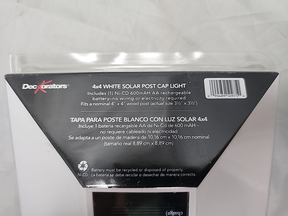 Deckorators White Solar LED Deck Post Cap Light for 4x4 Wood Posts