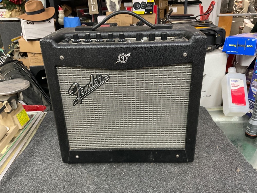 Fender Mustang 1 Guitar Amplifier Wide Tone Type-PR824 20W