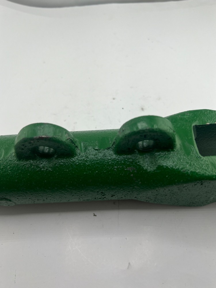 Casting Lower Lift AN002262 Fits John Deere
