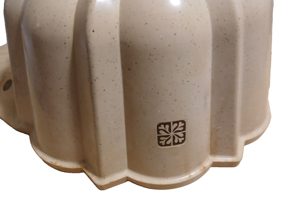 Bundt Cake Pan 4 Qt-Used