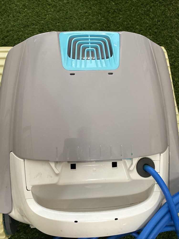 Maytronics Dolphin Active Solo Pool Robot