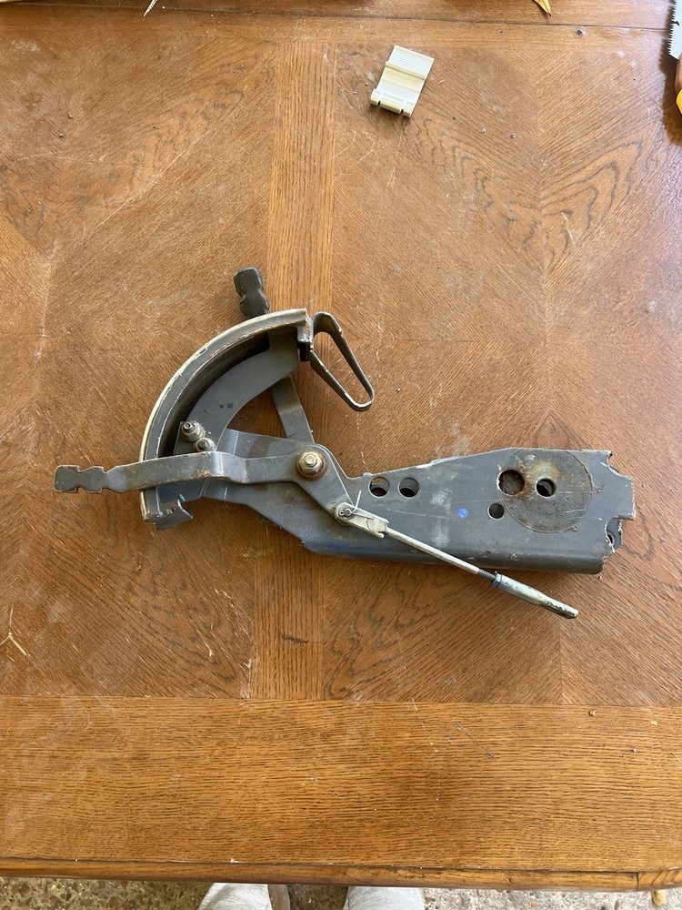 ford new holland shifting bracket