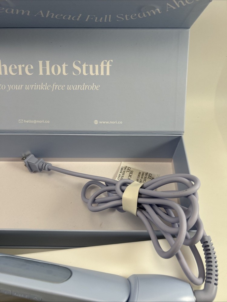 NORI Press Steam Iron Light Blue