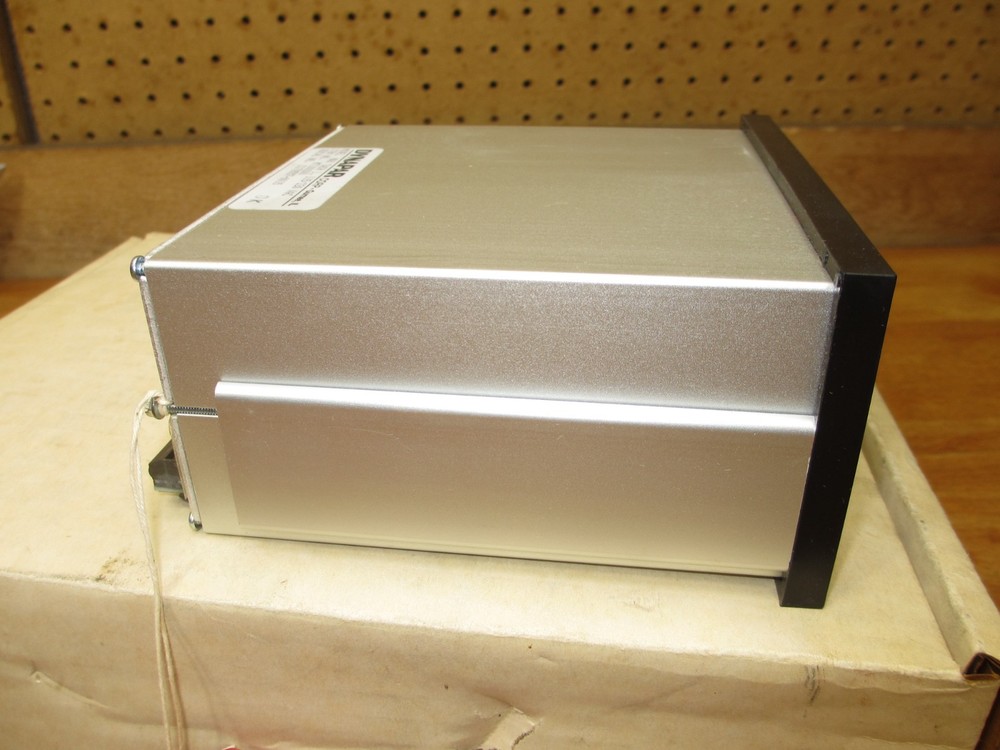 Dynapar MT100S00 *NEW OLD STK* Max Tach 1 Tachometer Panel Meter Rate & Draw