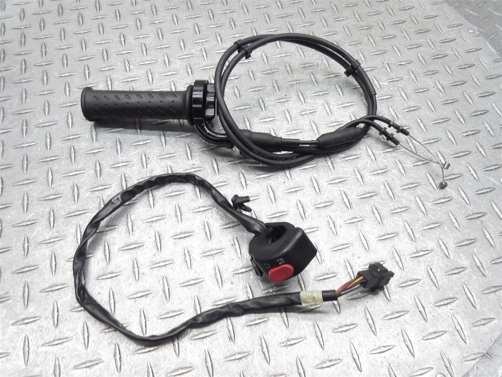 2006 06-08 Triumph Daytona 675 Right Handlebar Switch Throttle Control Cable