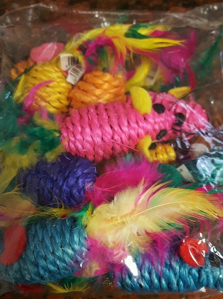 CAT TOY, SISAL MOUSE W/ FEATHERED TAIL
