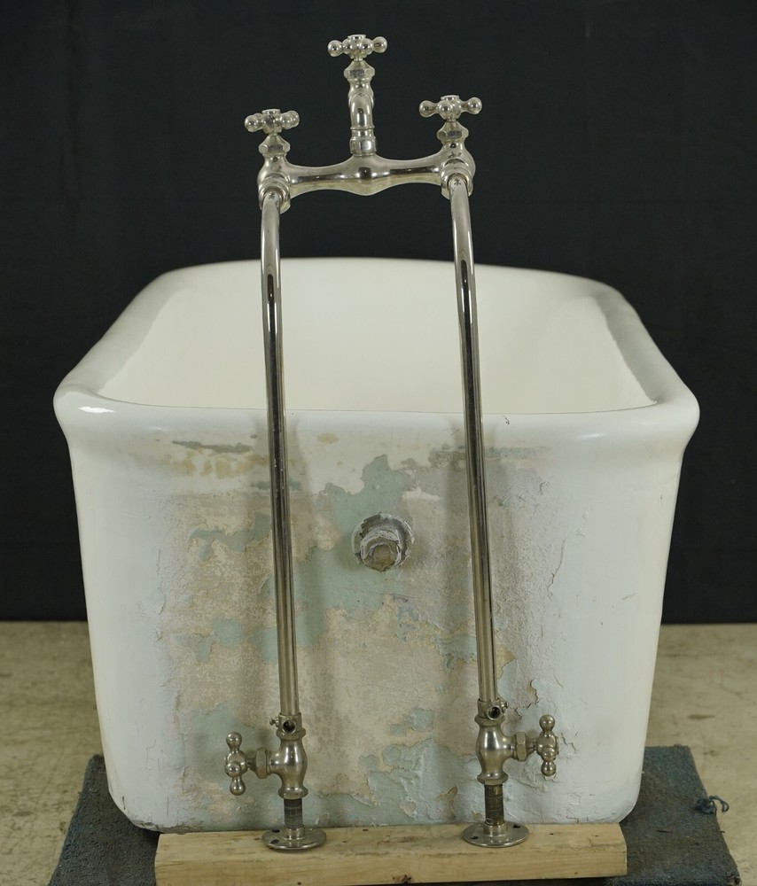 Reclaimed 5 ft. White Earthenware Ceramic Bathtub