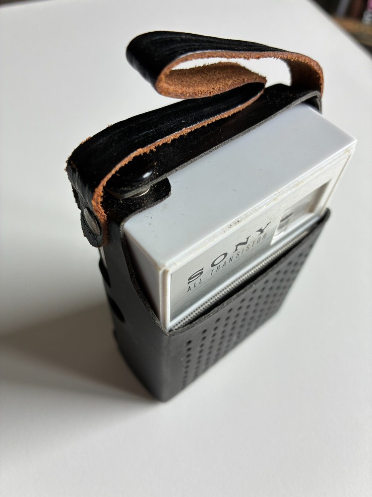 Sony 2r-28 Transistor AM Radio Tested Working with Case