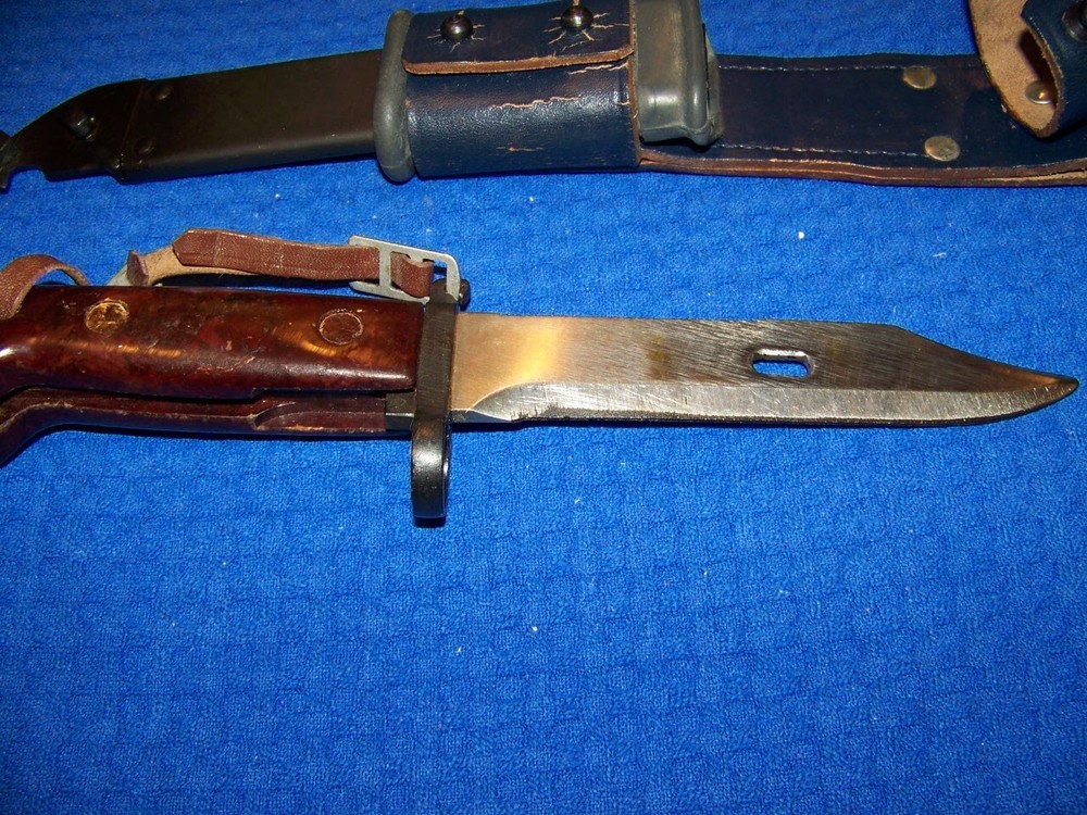 Romanian /BAKELITE KNIFE "BLUE LEATHER" ROMANIAN GUARD UNIT...RARE FIND!!