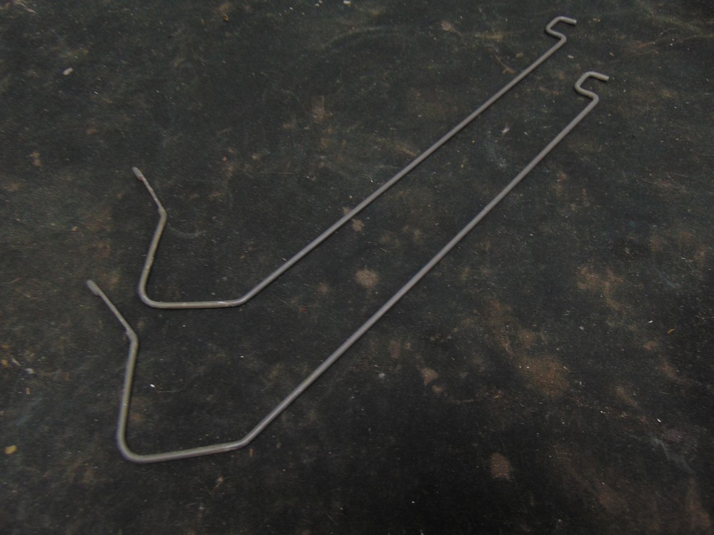 Hotpoint Range RB755GT5WH Support Rods WB2X9084