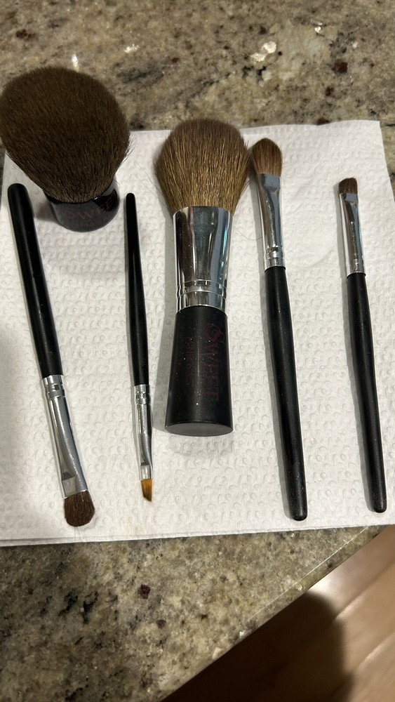 SWEET MINERALS 17PC MAKE UP SET