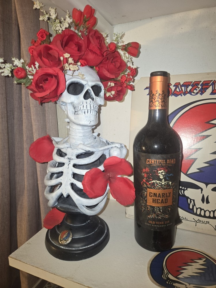 Grateful Dead Bertha Torso + Gnarly Head Wine!