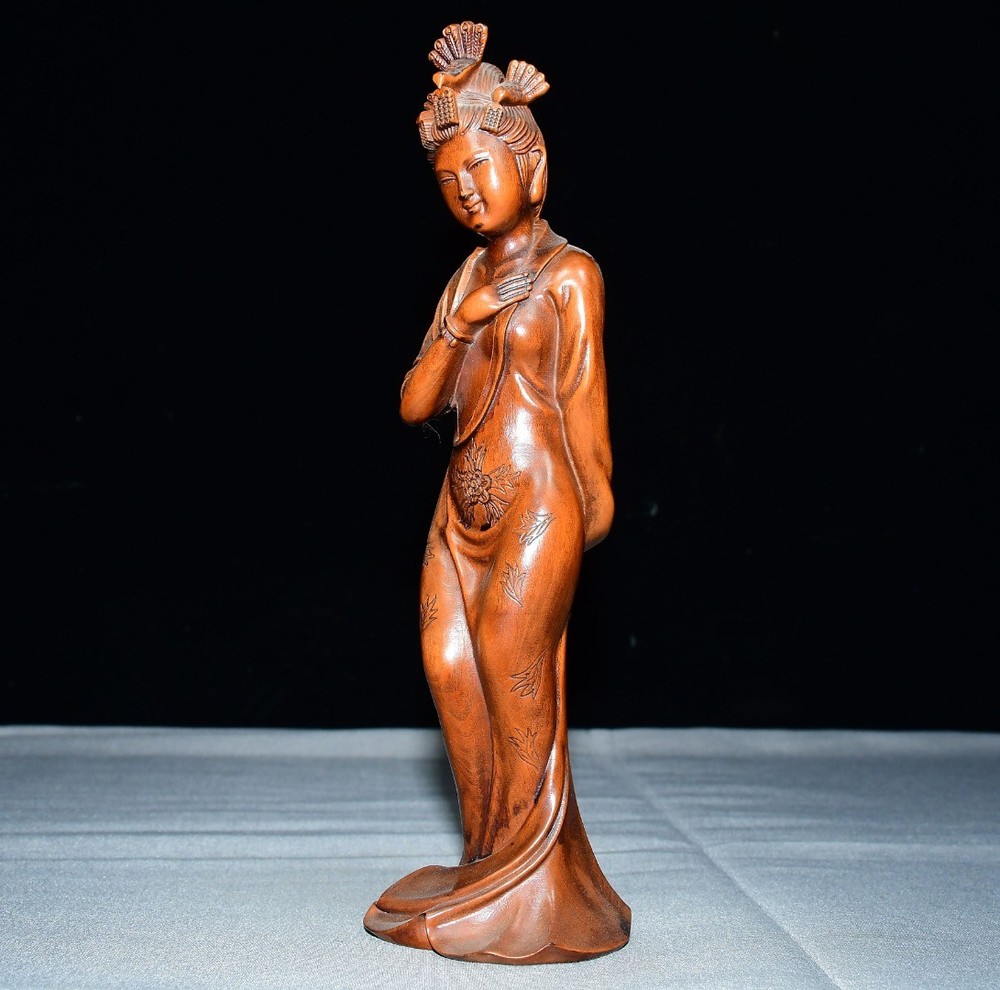 Exquisite Small Leaf Boxwood Classical Beauty Ornament