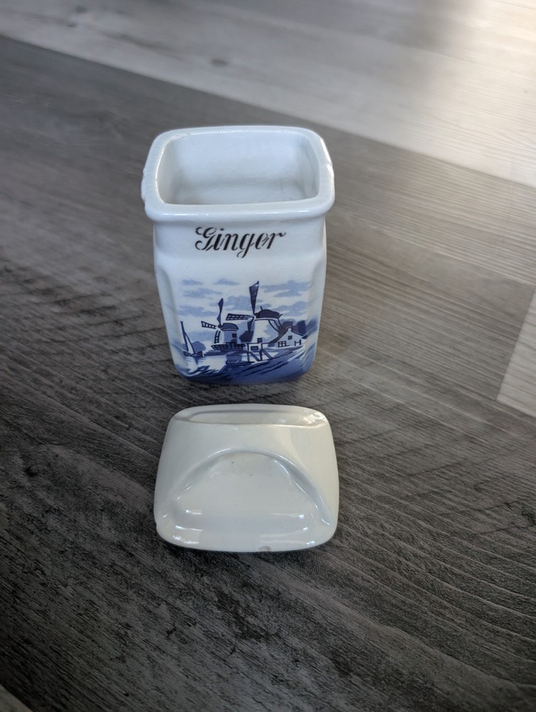 Set of 5 Vintage Small spice containers
