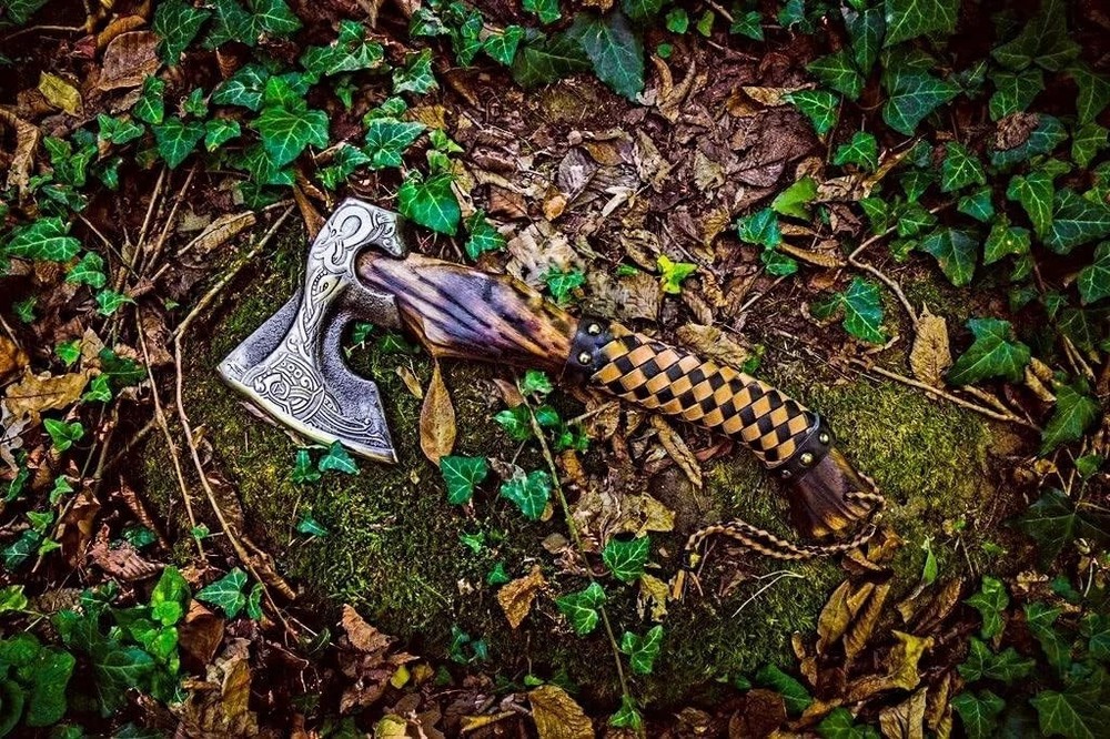 CUSTOM HAND FORGED Viking AXE VALHALLA AXE COMBAT WARRIOR AXE CAMPING AXE