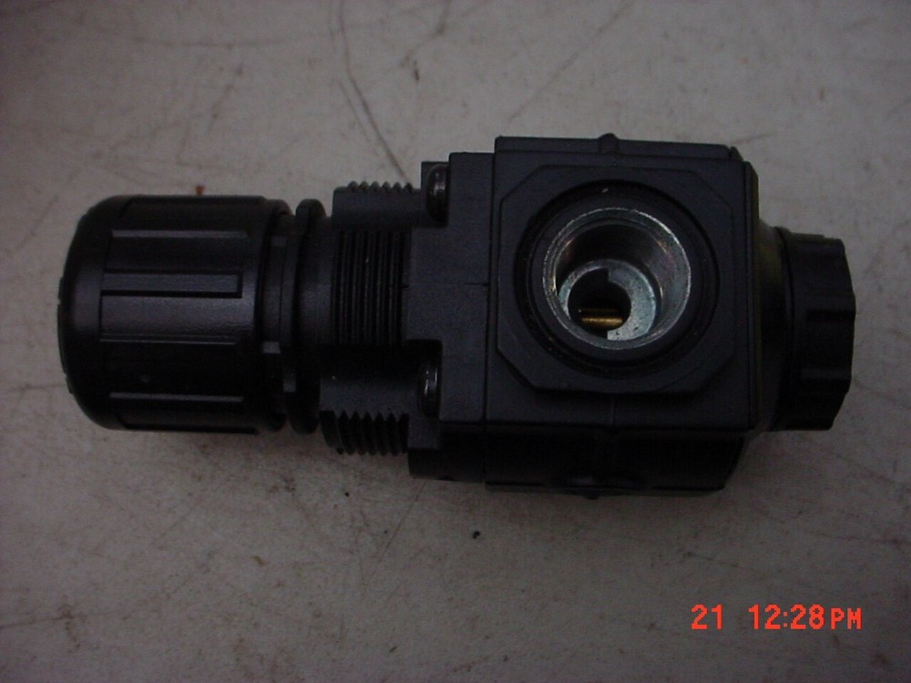 DAYTON 3/8" AIR REGULATOR 4ZM15