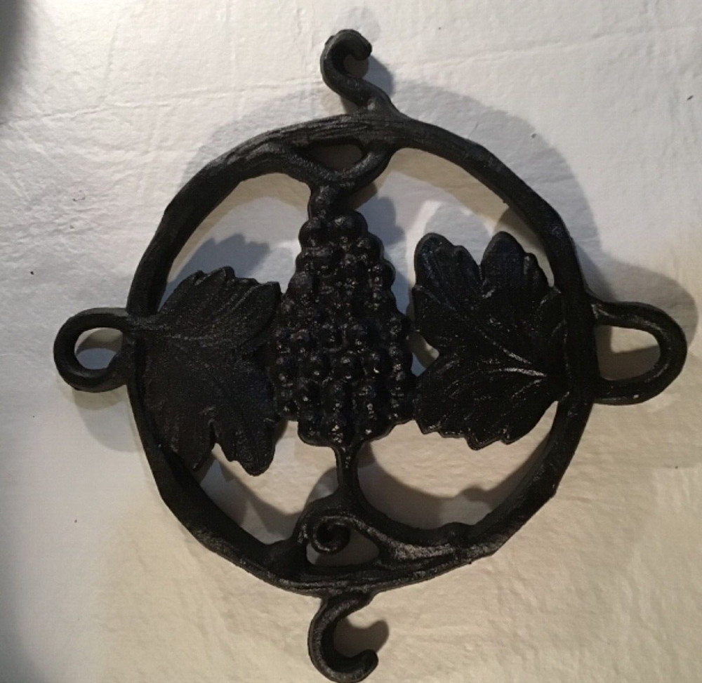 Grape Vine Wrought Iron Insert for Wood Gate, 11 x11” Double Faced Pattern.